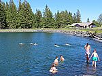 Schwimmen im Bergsee